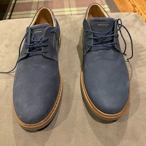 Men’s unstructured Un Geo lace shoes in navy nubuck New, perfect condition.
